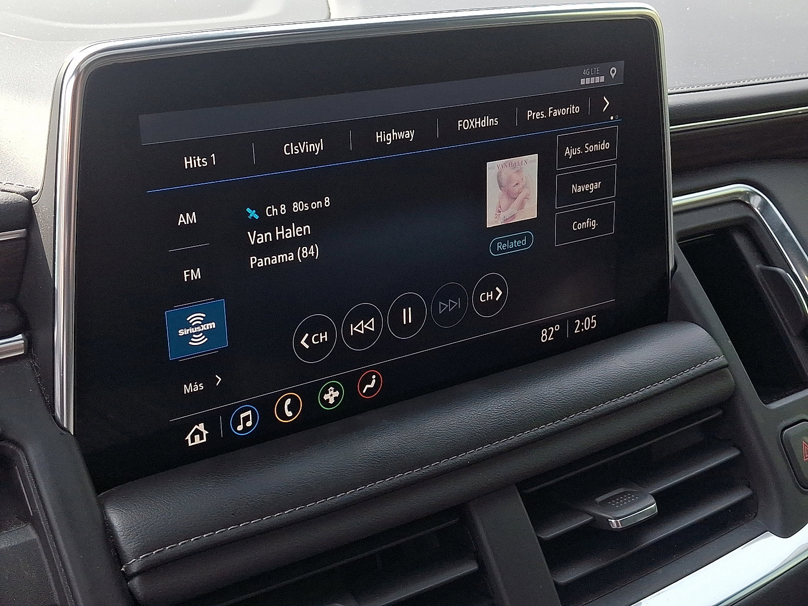 Used 2021 Chevrolet Tahoe Z71 w/ Z71 Signature Package image 17