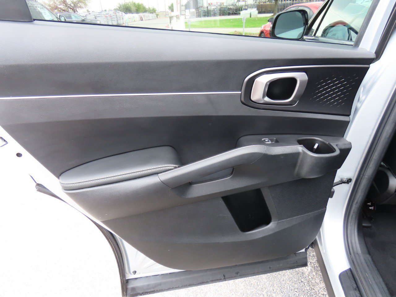 Used 2021 Kia Sorento S image 19