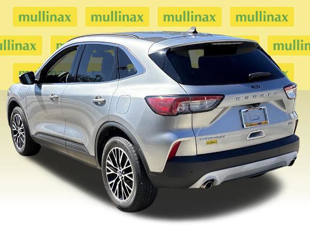 Certified 2022 Ford Escape Titanium image 4
