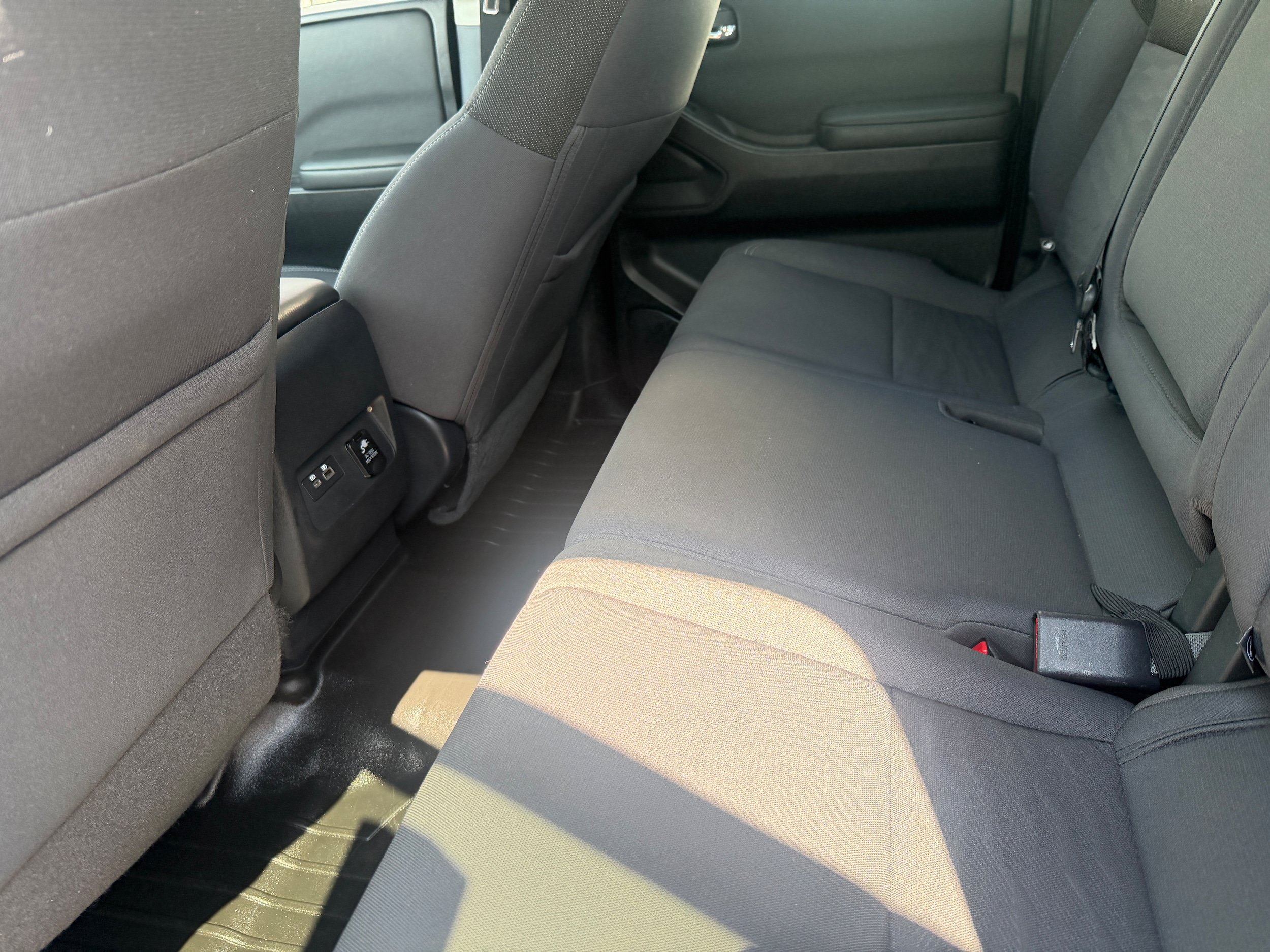 Used 2022 Nissan Frontier SV AWD/4WD image 20