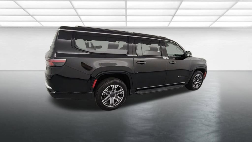 Used 2024 Jeep Wagoneer L Series II w/ Flexible Seating Group image 8