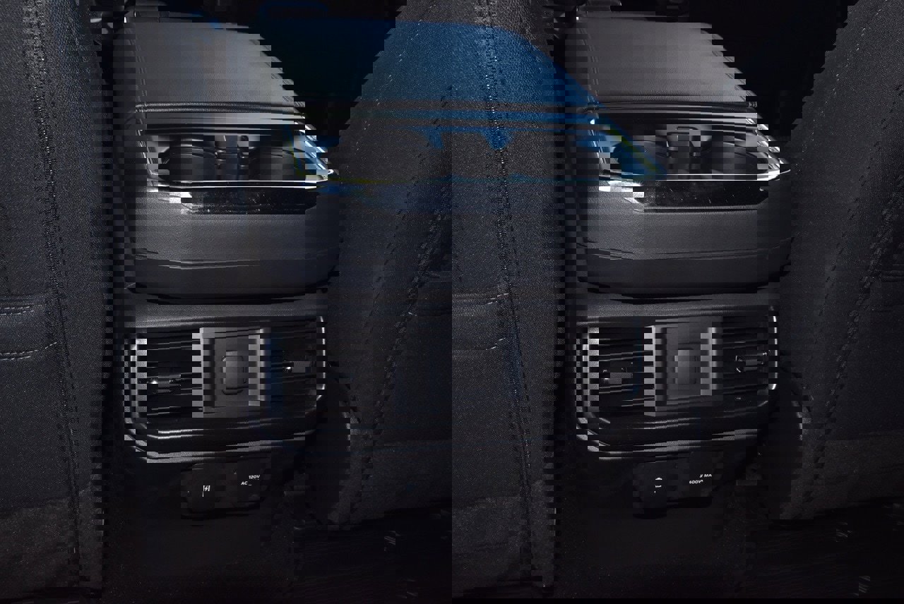 Certified 2022 Ford F150 XLT w/ Equipment Group 302A High image 18