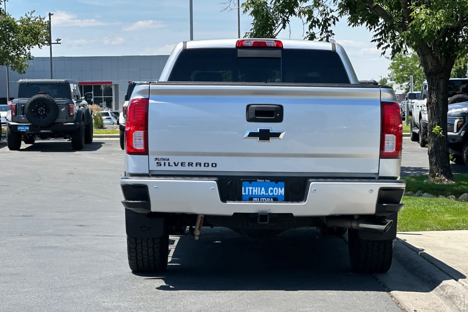 Used 2018 Chevrolet Silverado 1500 LTZ Z71 w/ Redline Edition AWD/4WD image 7