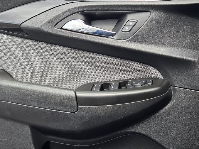 Used 2021 Chevrolet TrailBlazer LT w/ Convenience Package FWD image 22
