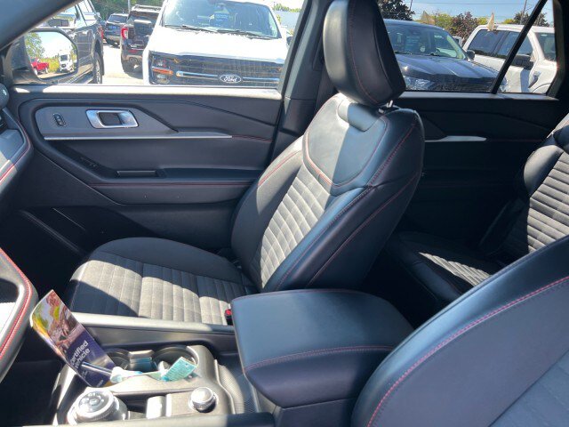 Certified 2026 Ford Explorer ST-Line AWD/4WD image 9
