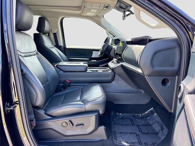 Certified 2025 Ford Expedition Active AWD/4WD image 32