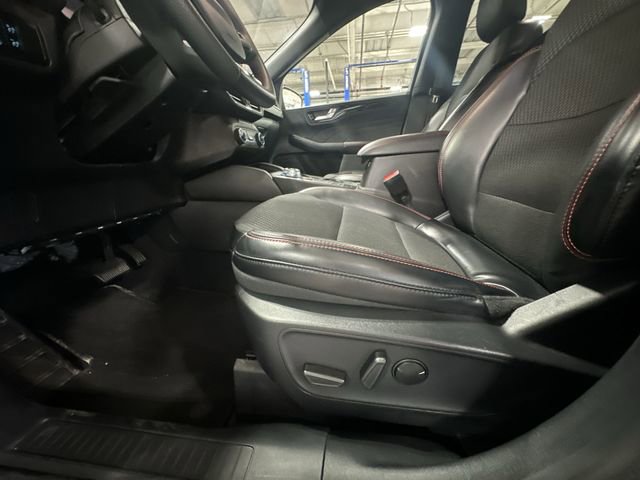 Certified 2025 Ford Escape ST-Line FWD image 18