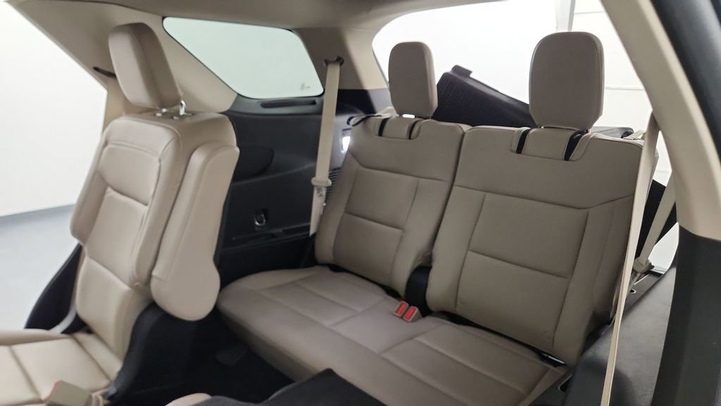 Certified 2022 Ford Explorer XLT w/ Equipment Group 202A image 31