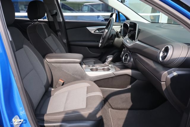 Used 2025 Chevrolet Blazer LT AWD/4WD image 35