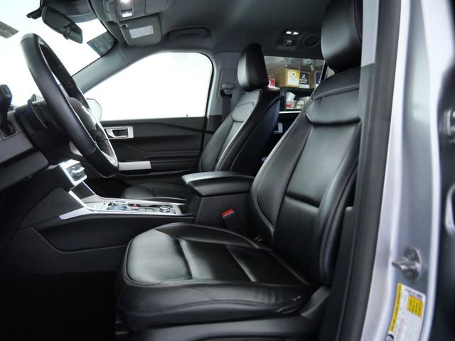 Certified 2020 Ford Explorer XLT w/ Equipment Group 202A image 16