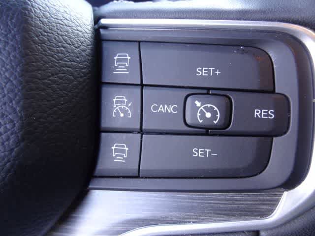 Used 2024 Jeep Wagoneer L Series II w/ Flexible Seating Group AWD/4WD image 25