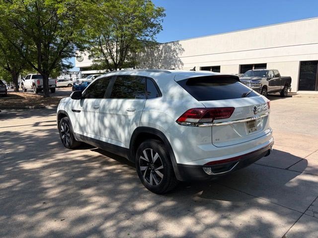 Used 2022 Volkswagen Atlas Cross Sport SE FWD image 4