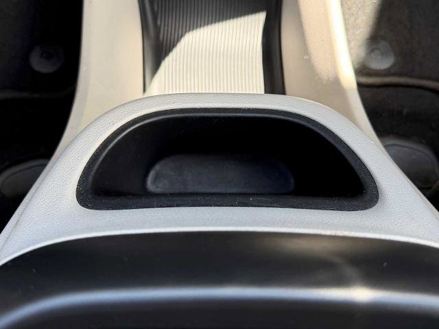 Used 2023 Chrysler Pacifica Touring-L FWD image 19