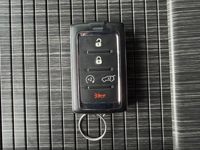Used 2023 Jeep Wagoneer Series II w/ Premium Group I AWD/4WD image 29