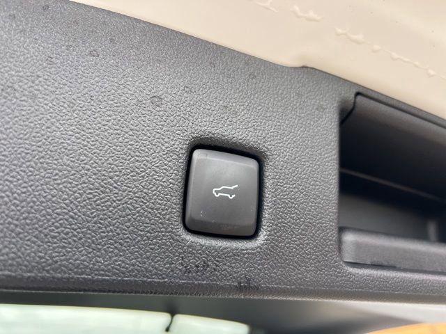 Certified 2024 Ford Escape ST-Line w/ Tech Pack #1 AWD/4WD image 24