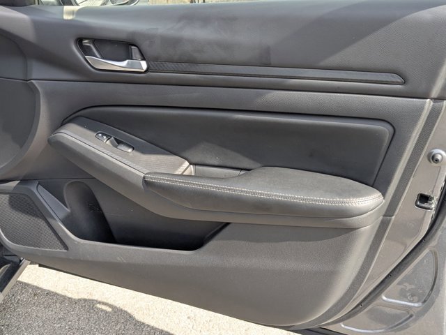 Used 2024 Nissan Altima 2.5 SV FWD image 30