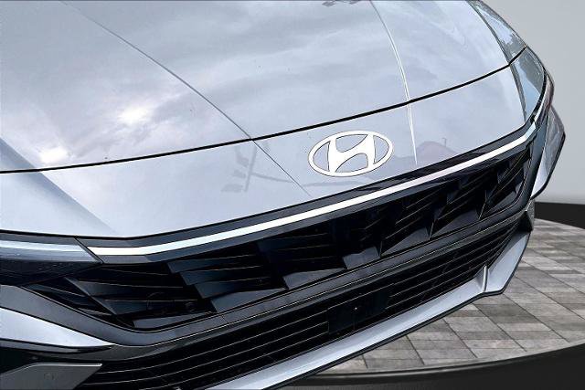 Used 2024 Hyundai Elantra Limited FWD image 28
