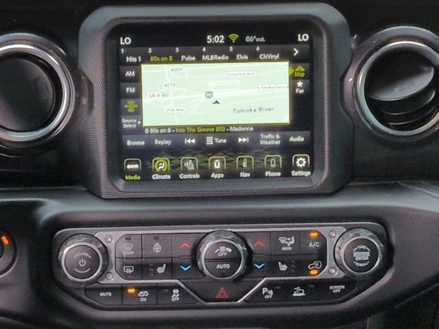 Used 2022 Jeep Wrangler Unlimited Rubicon w/ Xtreme Recon 35" Tire Package AWD/4WD image 18