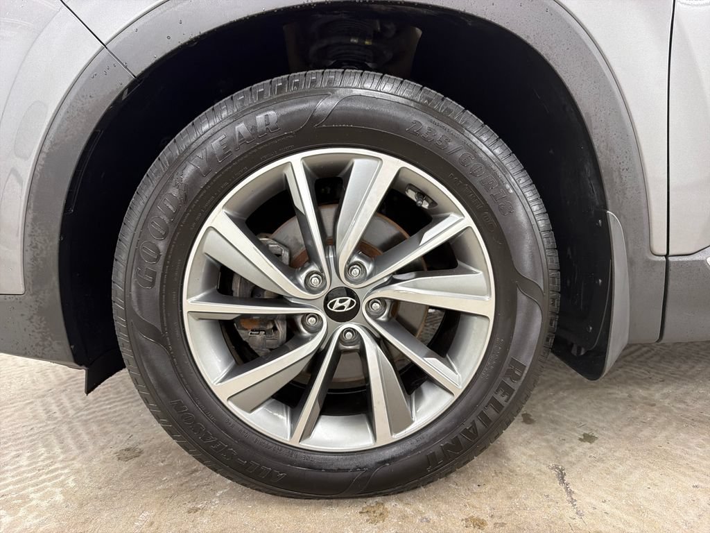 Used 2019 Hyundai Santa Fe SEL FWD image 13