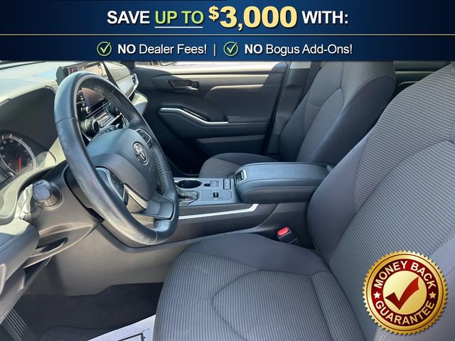 Used 2022 Toyota Highlander LE FWD image 14