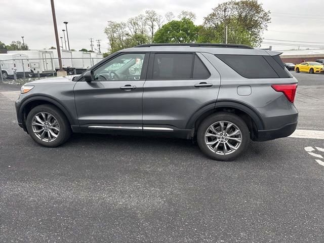 Certified 2022 Ford Explorer XLT w/ Equipment Group 202A AWD/4WD image 8