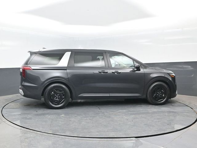 Used 2025 Kia Carnival FWD image 3