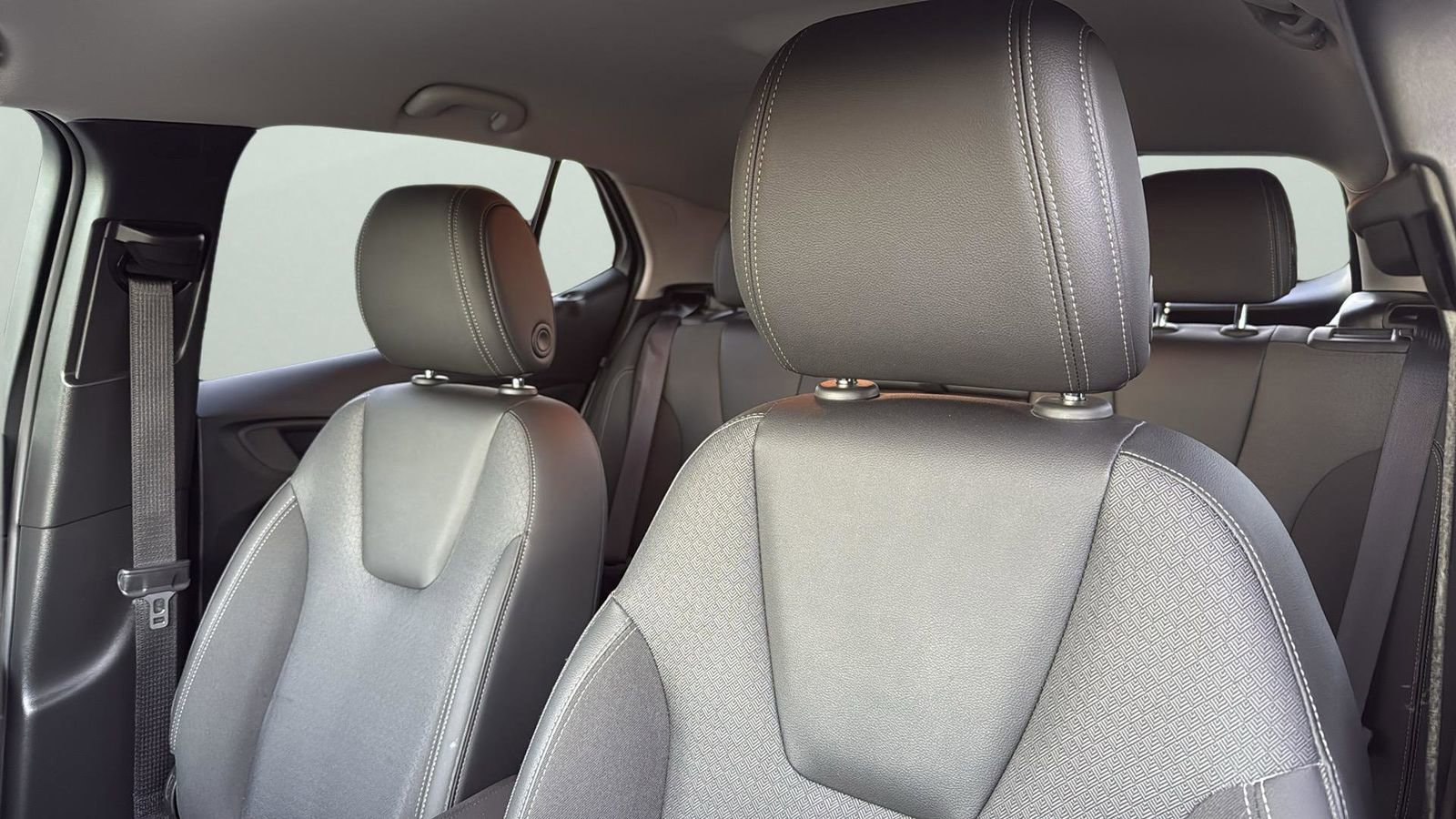 Used 2023 Buick Encore GX Select image 10