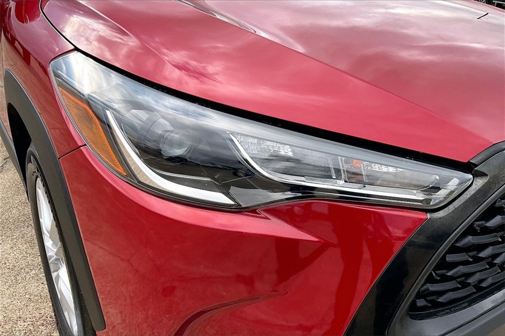 Used 2022 Toyota Corolla Cross LE image 32