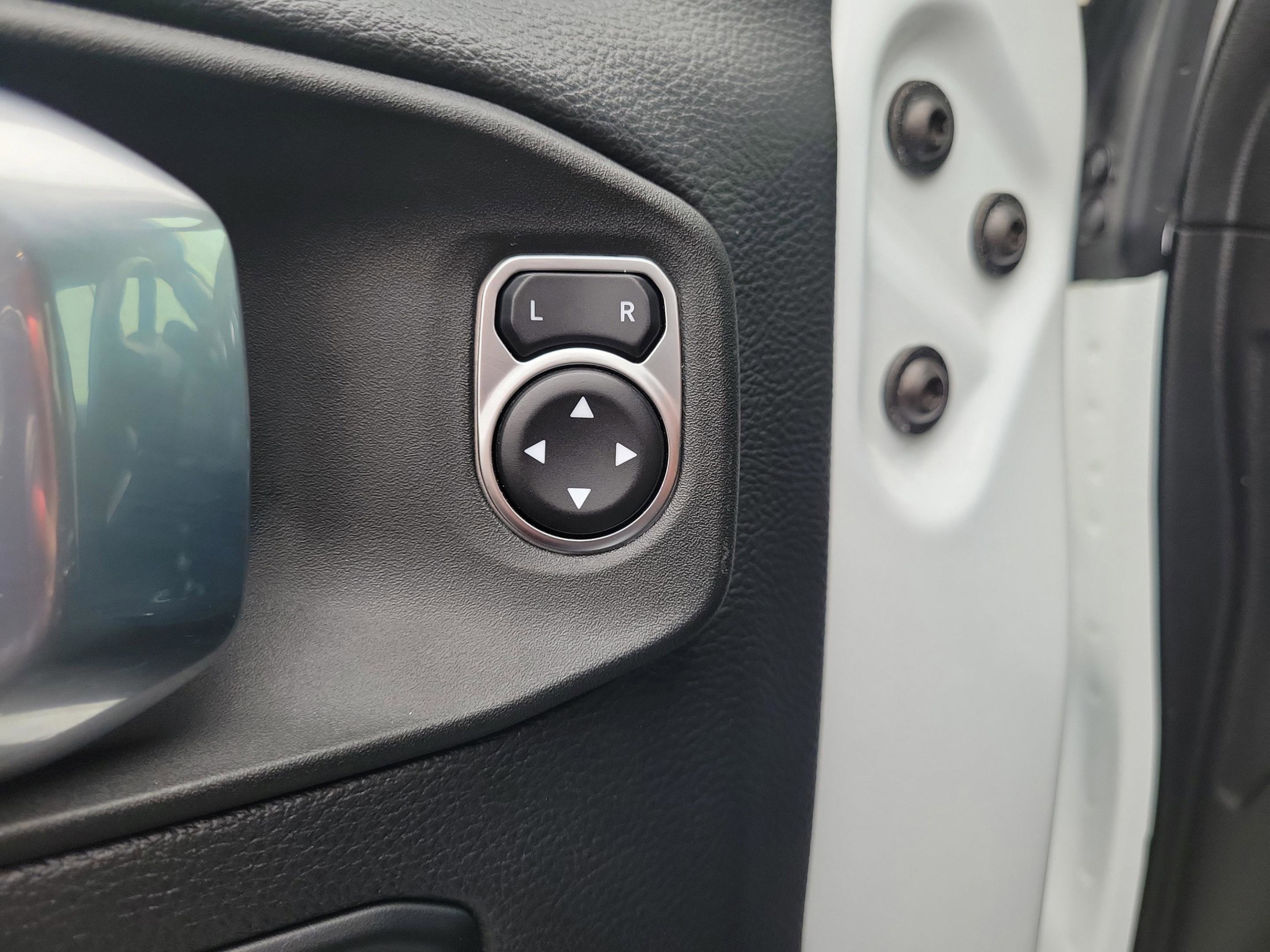 Used 2022 Jeep Gladiator Overland w/ Cold Weather Group image 28