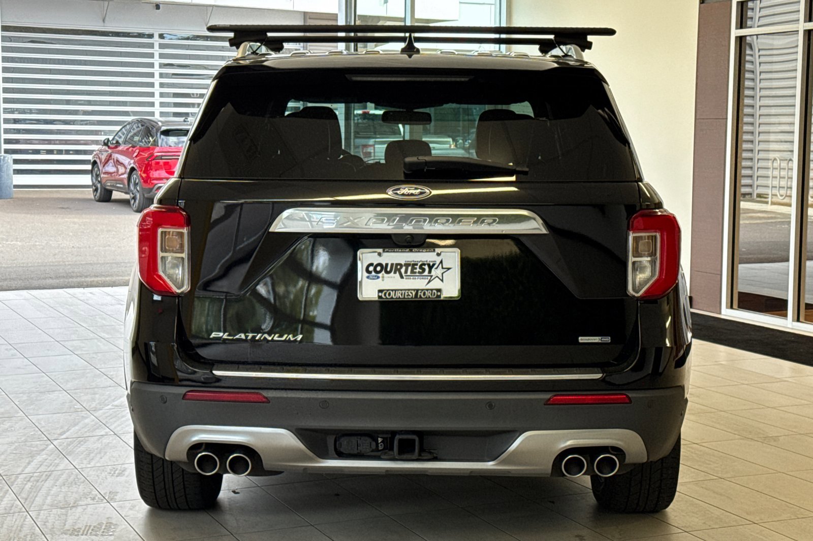 Certified 2020 Ford Explorer Platinum w/ Premium Technology Package AWD/4WD image 5