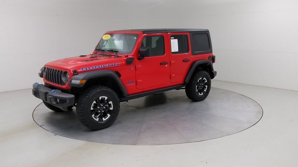 Used 2025 Jeep Wrangler Unlimited Rubicon 4xe w/ Convenience Group AWD/4WD image 19