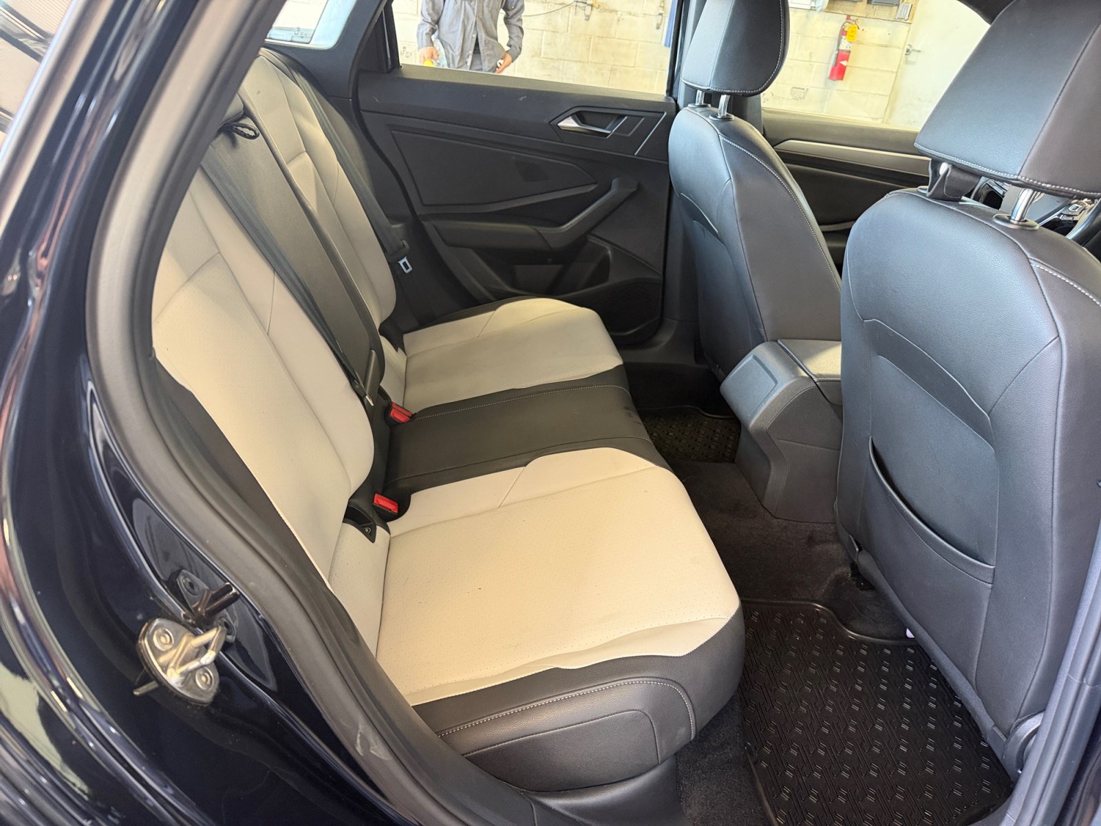Used 2020 Volkswagen Jetta R-Line FWD image 18