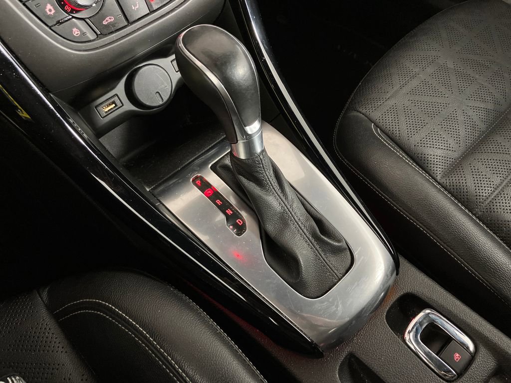 Used 2017 Buick Cascada Premium image 28