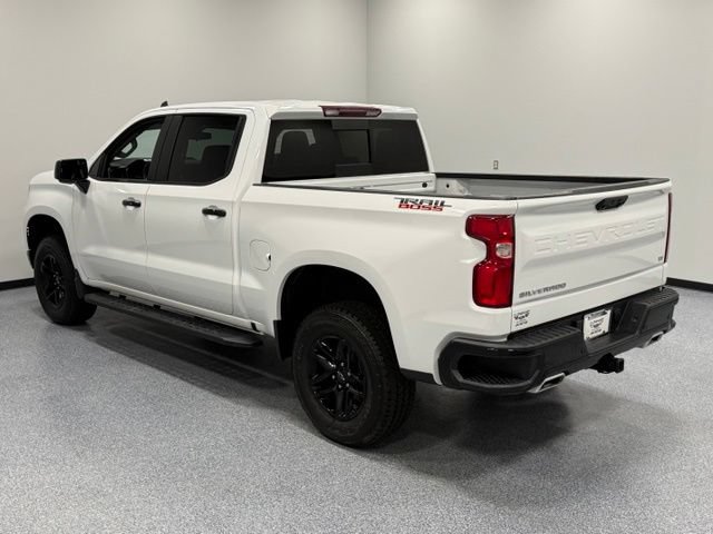 Used 2023 Chevrolet Silverado 1500 LT Trail Boss w/ Convenience Package II AWD/4WD image 9