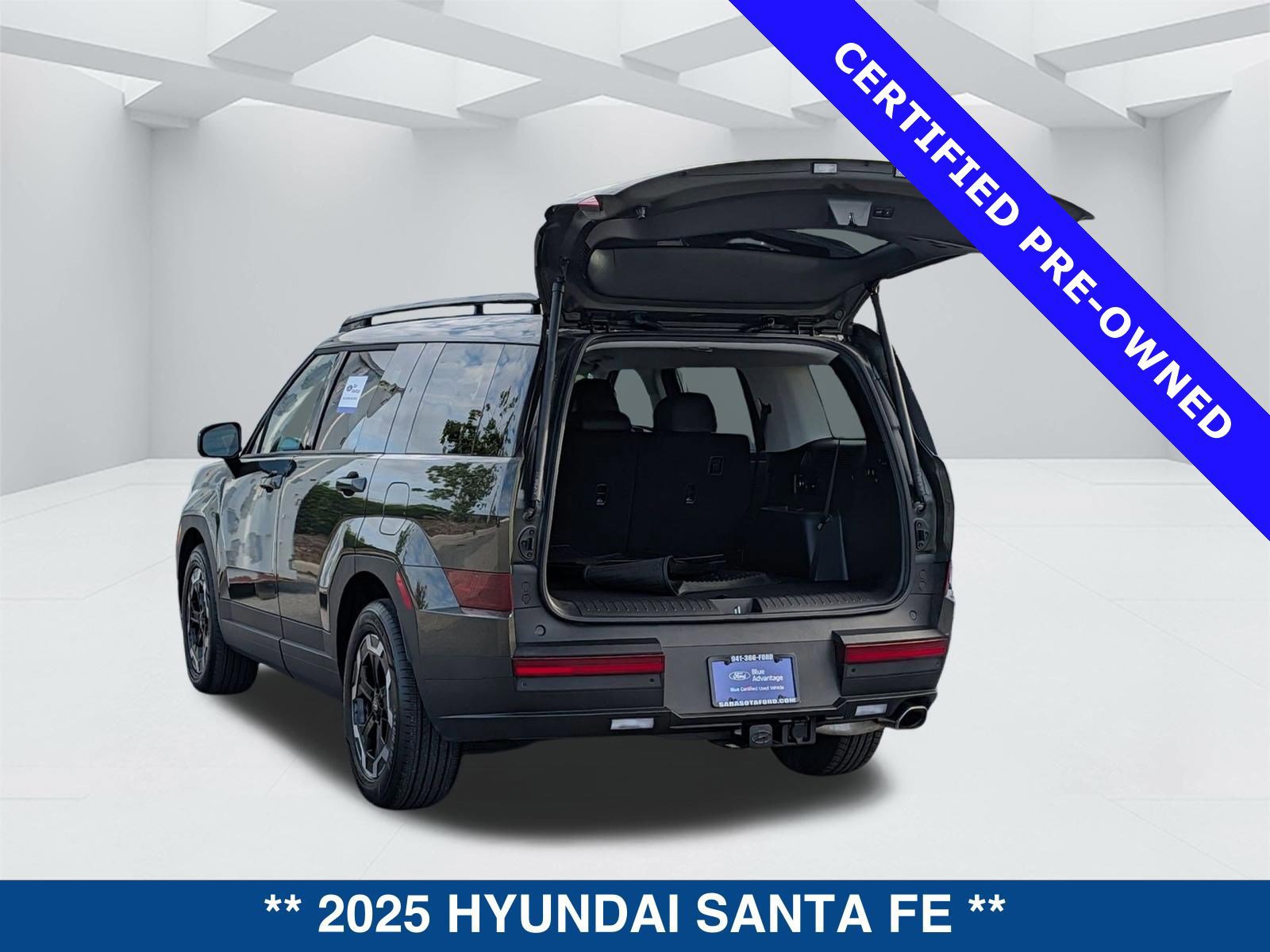 Used 2025 Hyundai Santa Fe SEL image 3