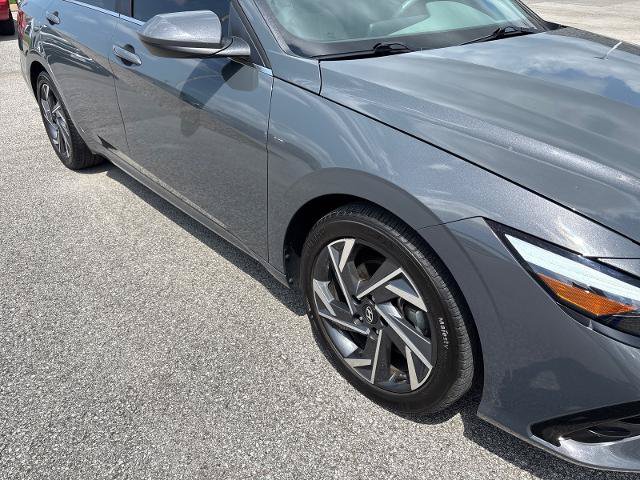 Used 2024 Hyundai Elantra SEL w/ Convenience Package FWD image 19