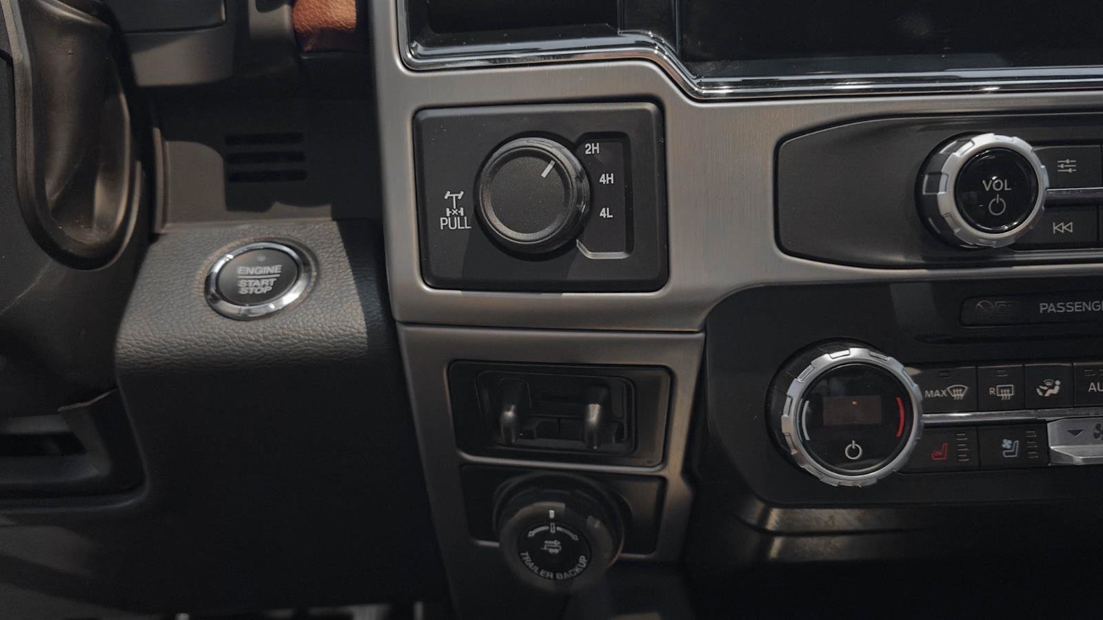 Certified 2022 Ford F350 Platinum w/ FX4 Off-Road Package image 21