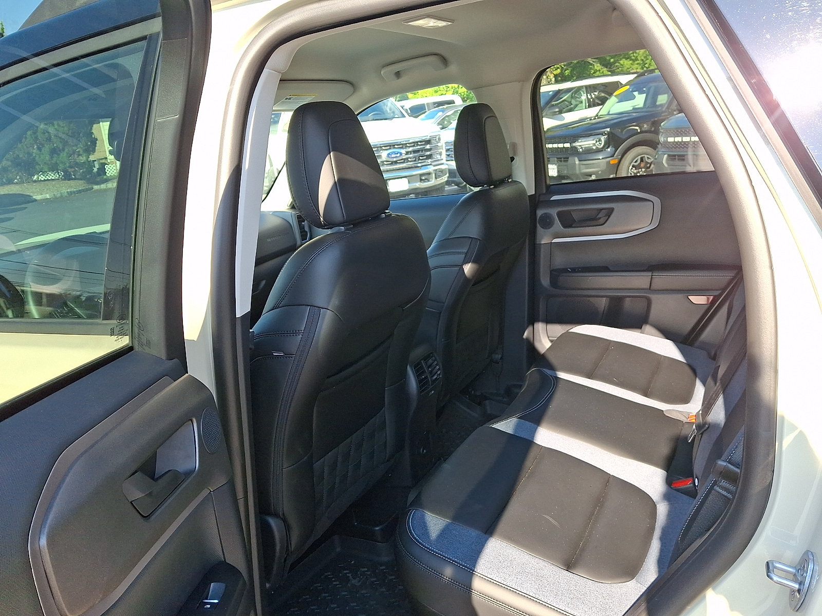 Certified 2025 Ford Bronco Sport Outer Banks w/ Outer Banks Tech Package+ AWD/4WD image 11