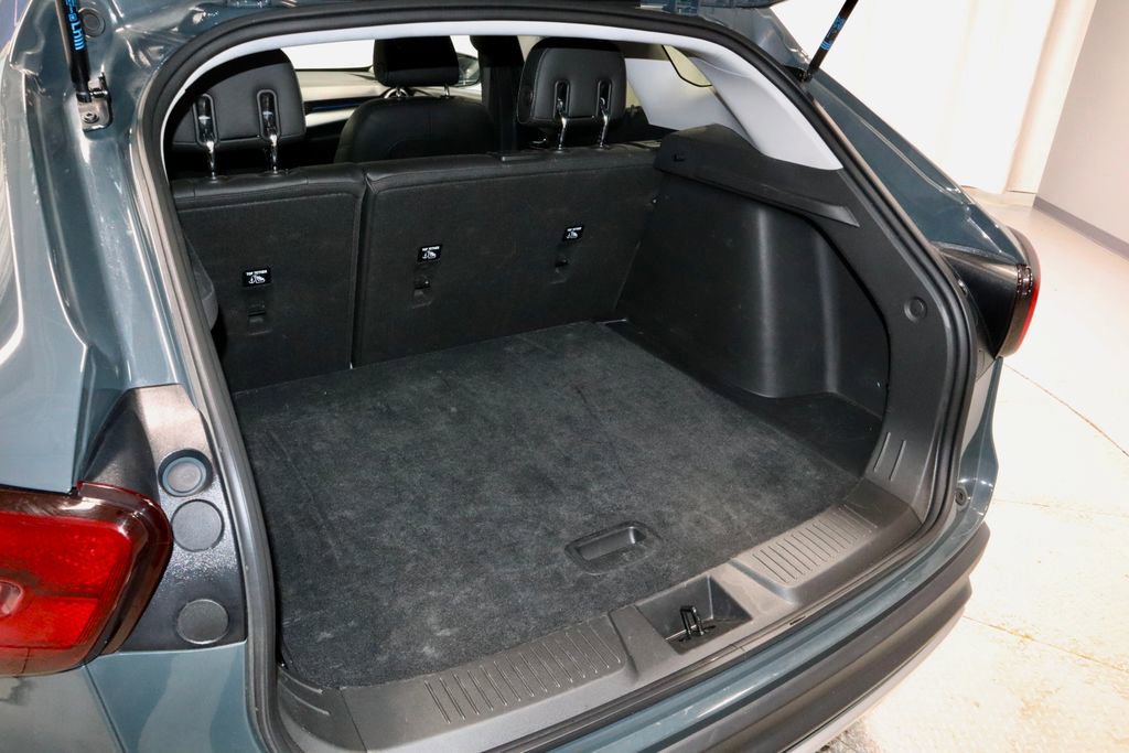 Used 2025 Chevrolet Trax LT w/ LT Convenience Package image 12