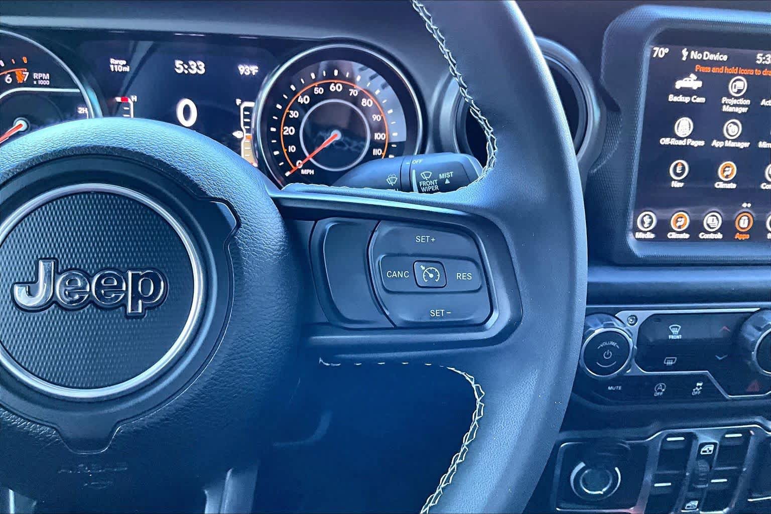 Used 2023 Jeep Gladiator Sport AWD/4WD image 25