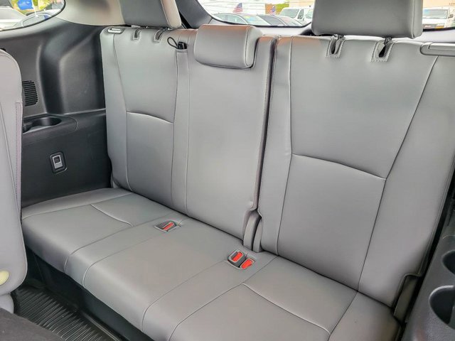 Used 2022 Toyota Highlander XLE image 16