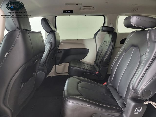 Used 2024 Chrysler Pacifica Touring-L FWD image 15