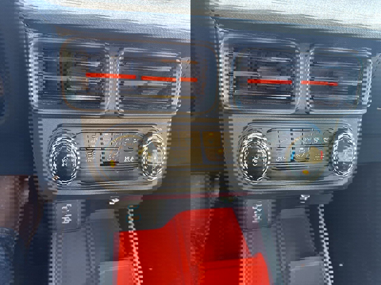 Certified 2024 Ford Maverick XLT w/ Equipment Group 300A Standard image 16