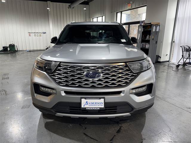 Certified 2020 Ford Explorer Platinum w/ Premium Technology Package AWD/4WD image 4