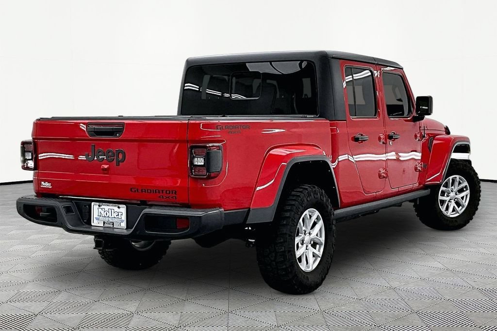 Used 2023 Jeep Gladiator Sport AWD/4WD image 2