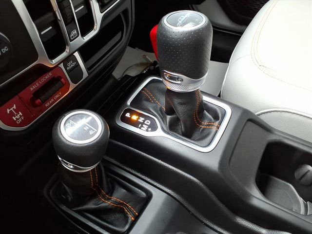 Used 2023 Jeep Gladiator Mojave w/ Cold Weather Group image 28