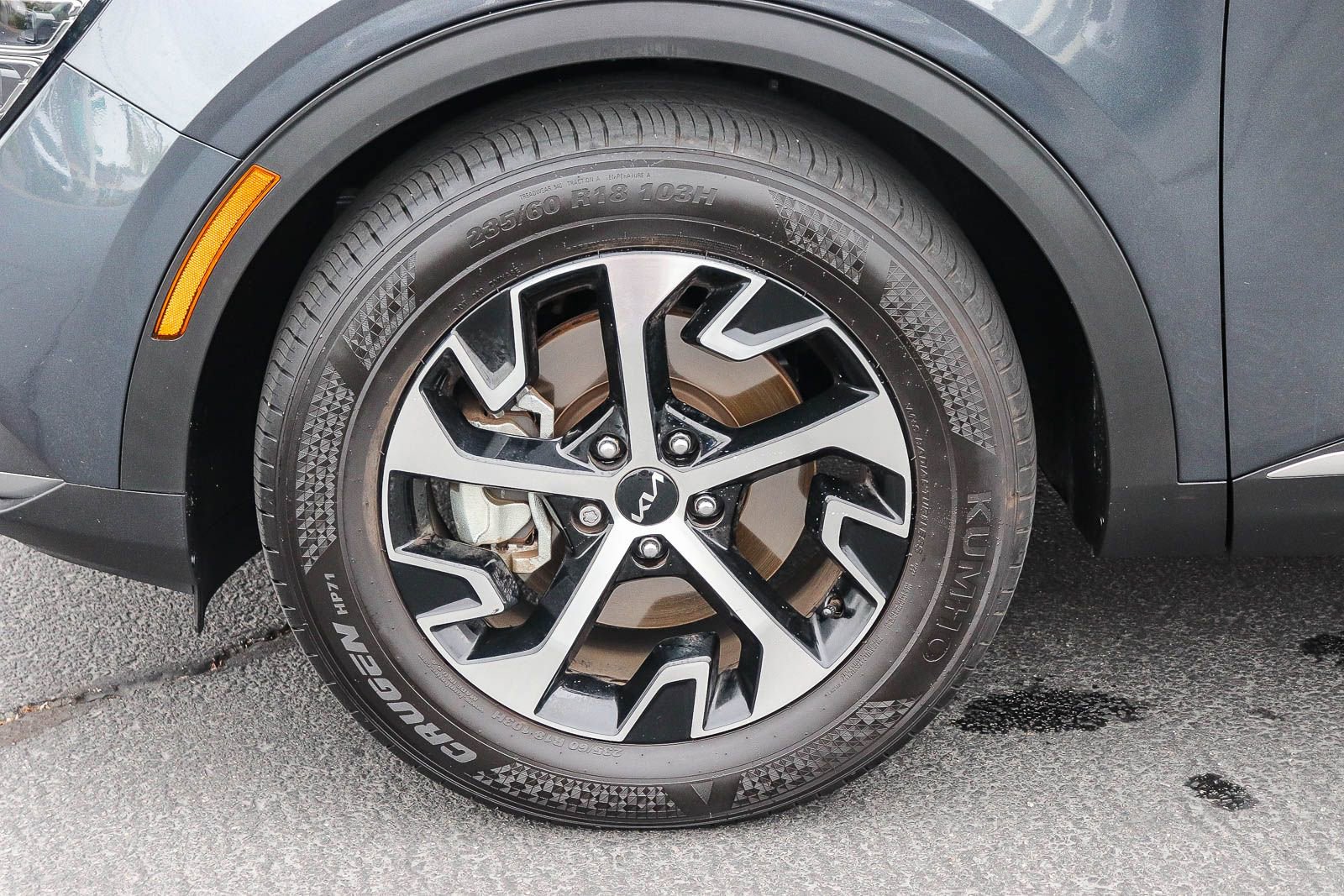Used 2024 Kia Sportage EX FWD image 9
