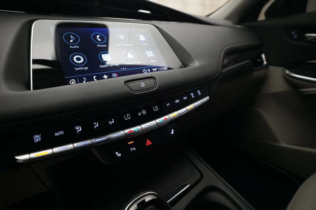 Used 2022 Cadillac XT4 Luxury w/ Cold Weather Package AWD/4WD image 21