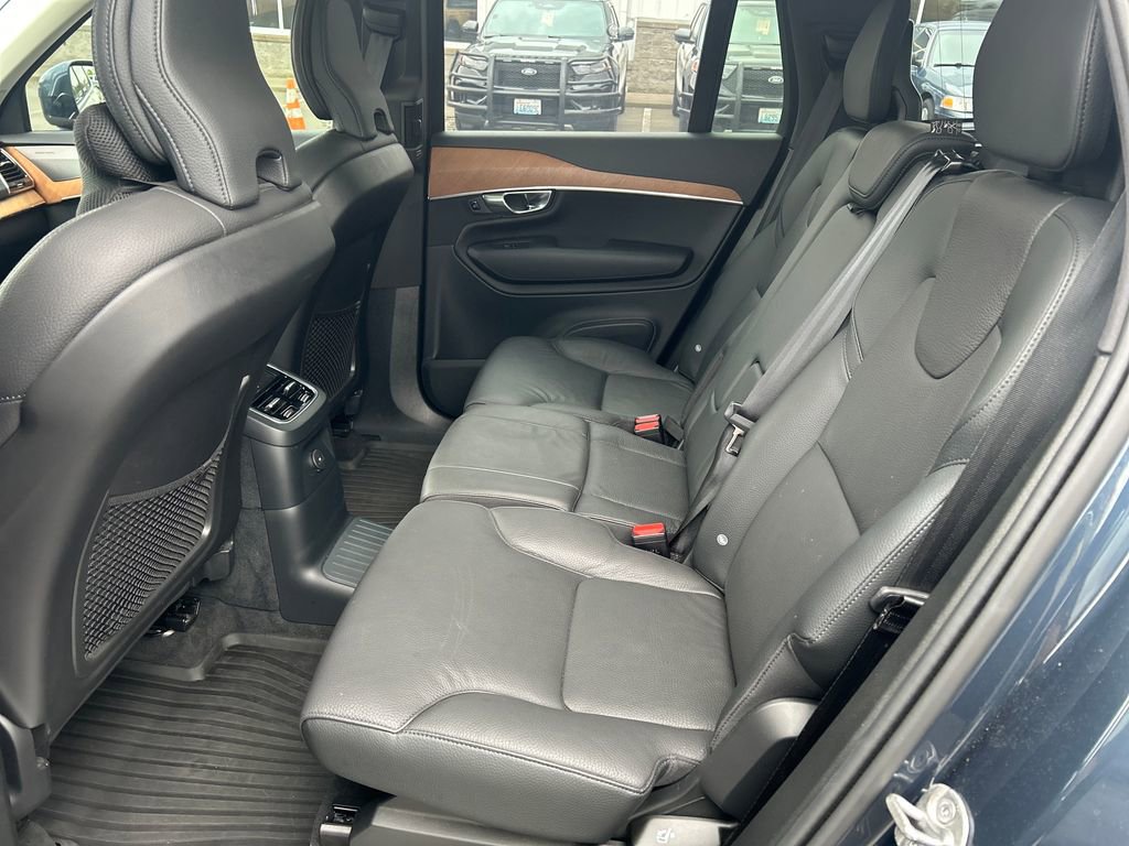 Used 2024 Volvo XC90 T8 Plus w/ Protection Package Premier AWD/4WD image 9