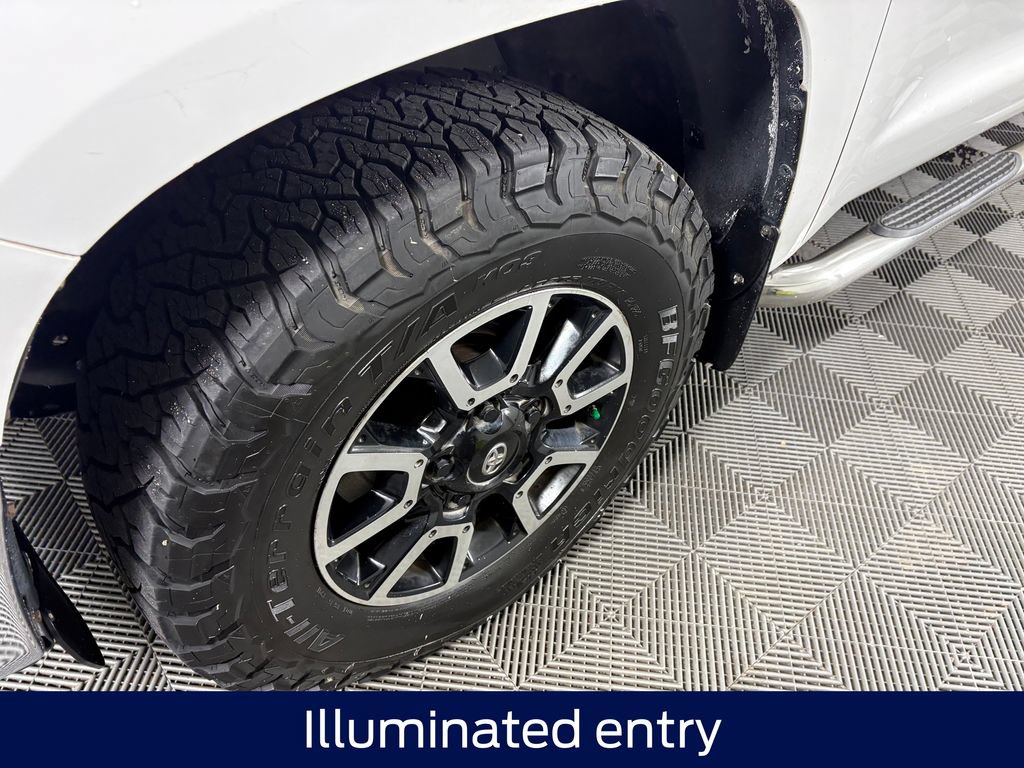 Used 2017 Toyota Tundra SR5 AWD/4WD image 9